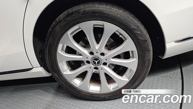 Mercedes-Benz E-Class E220d Exclusive