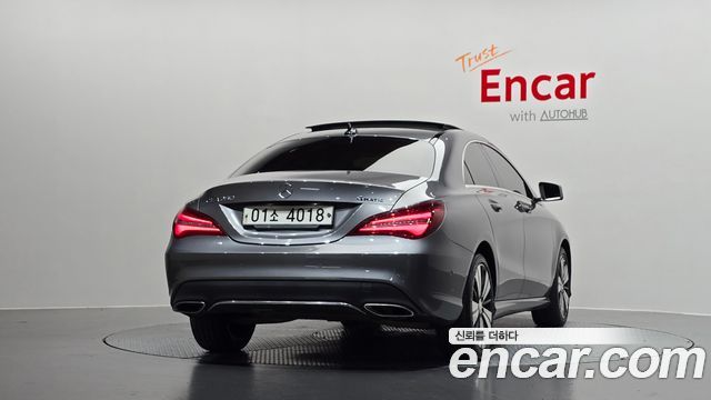 Mercedes-Benz CLA-Class CLA250 4MATIC