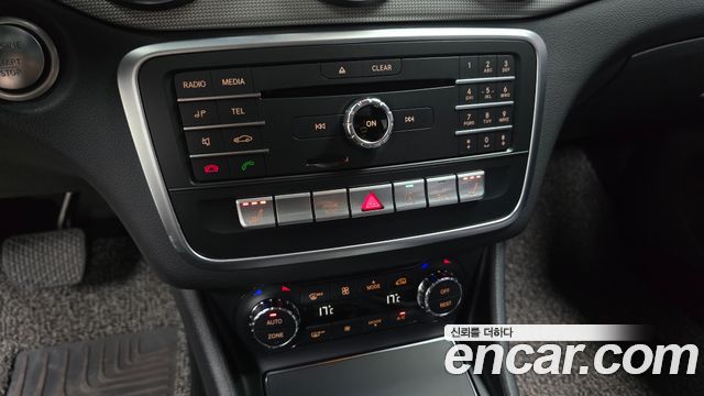 Mercedes-Benz CLA-Class CLA250 4MATIC