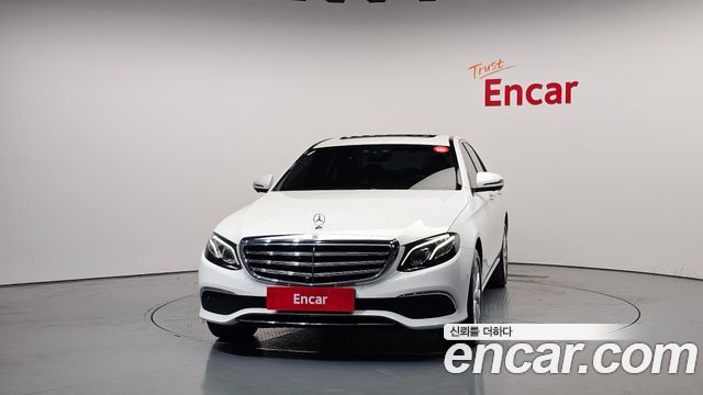 Mercedes-Benz E-Class E300 4MATIC Exclusive