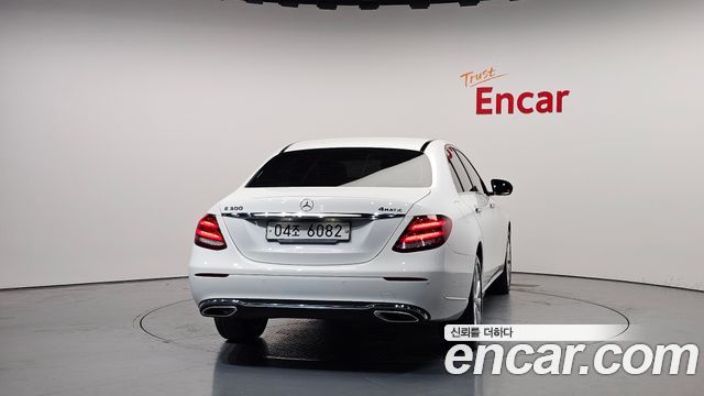 Mercedes-Benz E-Class E300 4MATIC Exclusive