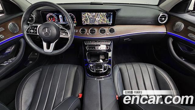 Mercedes-Benz E-Class E300 4MATIC Exclusive