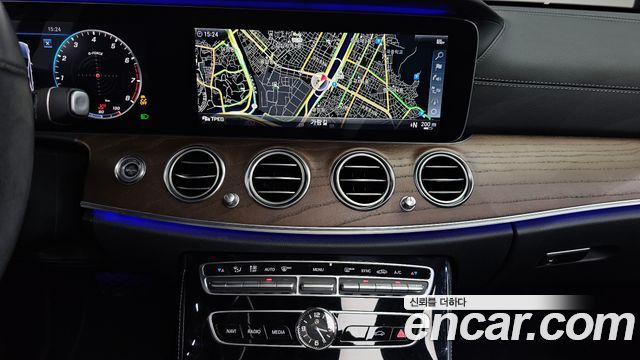 Mercedes-Benz E-Class E300 4MATIC Exclusive