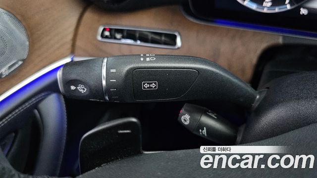 Mercedes-Benz E-Class E300 4MATIC Exclusive