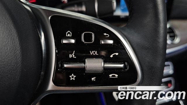 Mercedes-Benz E-Class E300 4MATIC Exclusive