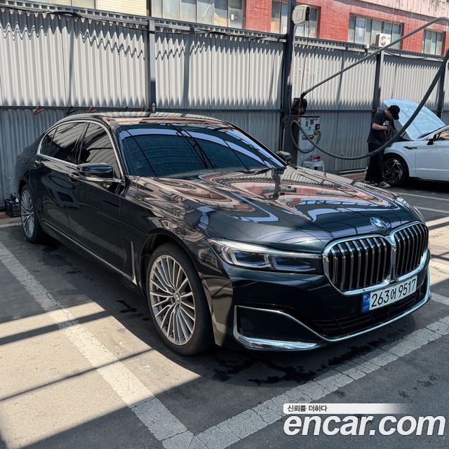 BMW 7-Series 740Li xDrive Design Pure Excellence