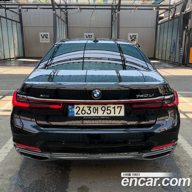 BMW 7-Series 740Li xDrive Design Pure Excellence