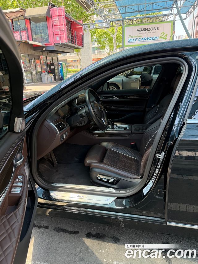 BMW 7-Series 740Li xDrive Design Pure Excellence