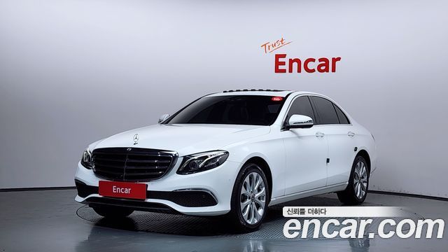 Mercedes-Benz E-Class E300 4MATIC Exclusive