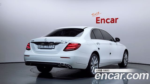 Mercedes-Benz E-Class E300 4MATIC Exclusive