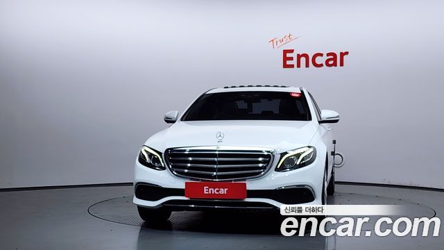 Mercedes-Benz E-Class E300 4MATIC Exclusive