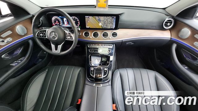 Mercedes-Benz E-Class E300 4MATIC Exclusive