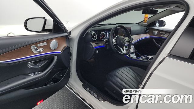 Mercedes-Benz E-Class E300 4MATIC Exclusive