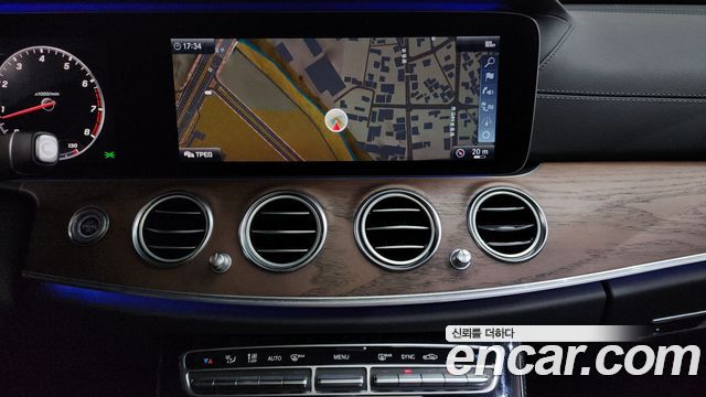 Mercedes-Benz E-Class E300 4MATIC Exclusive