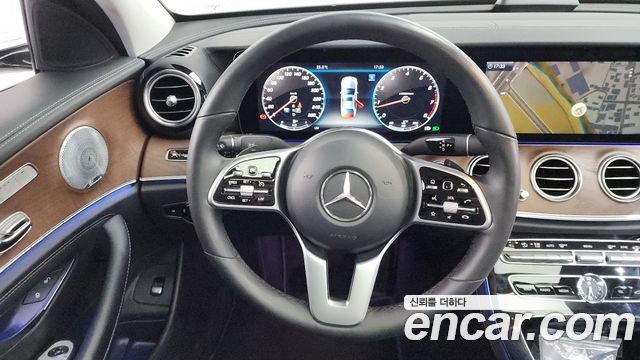 Mercedes-Benz E-Class E300 4MATIC Exclusive