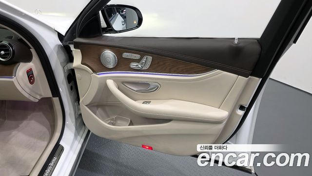 Mercedes-Benz E-Class E300 Exclusive