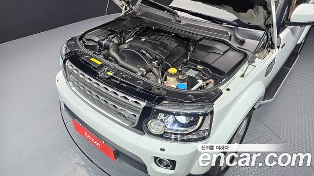 Land Rover Discovery 3.0 SDV6 SE