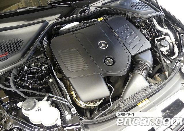 Mercedes-Benz E-Class E300 4MATIC Exclusive