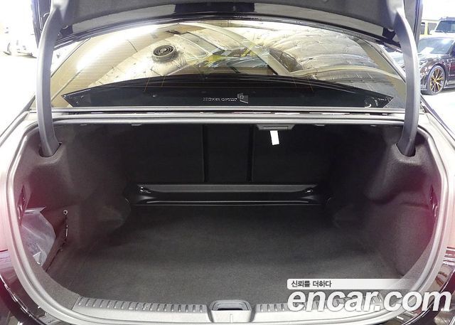 Mercedes-Benz E-Class E300 4MATIC Exclusive