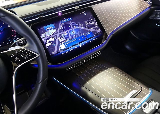 Mercedes-Benz E-Class E300 4MATIC Exclusive