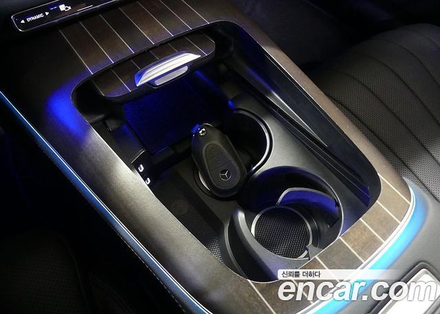 Mercedes-Benz E-Class E300 4MATIC Exclusive