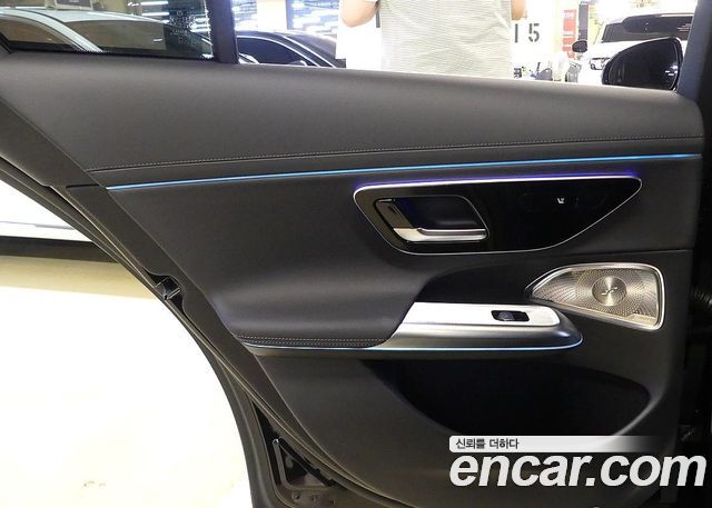 Mercedes-Benz E-Class E300 4MATIC Exclusive