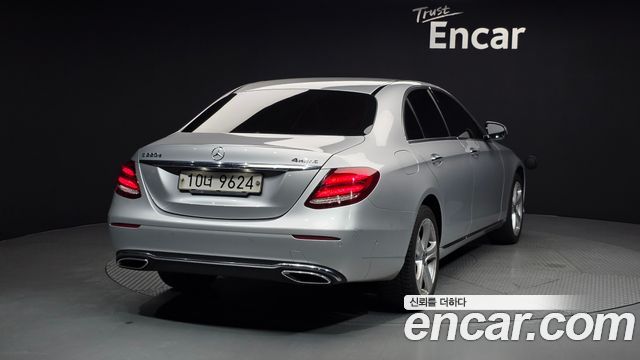 Mercedes-Benz E-Class E220d 4MATIC Avantgarde