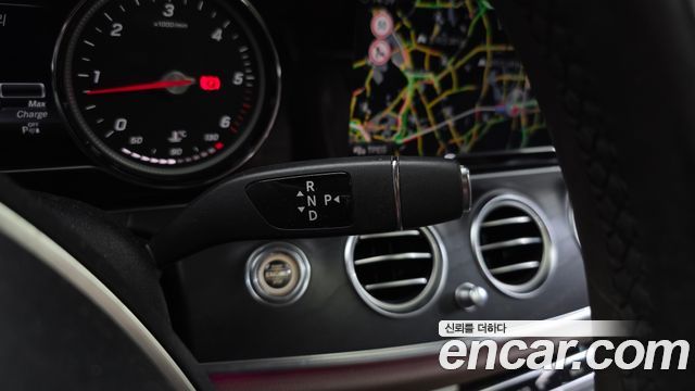 Mercedes-Benz E-Class E220d 4MATIC Avantgarde