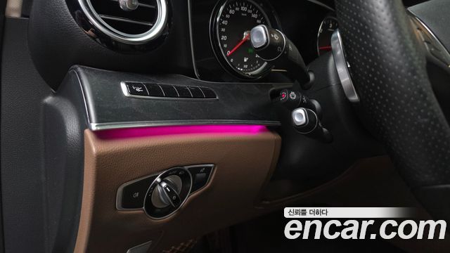 Mercedes-Benz E-Class E220d 4MATIC Avantgarde