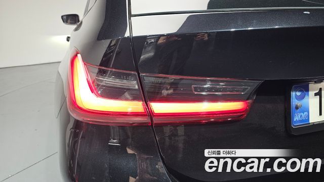 BMW 3-Series 320i Touring M Sports