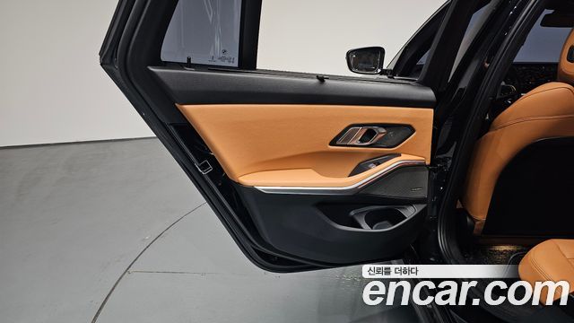 BMW 3-Series 320i Touring M Sports