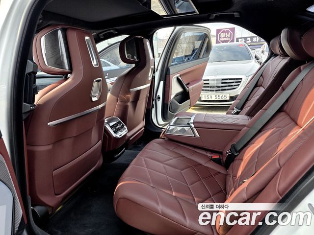 BMW 7-Series 740i sDrive M Sport