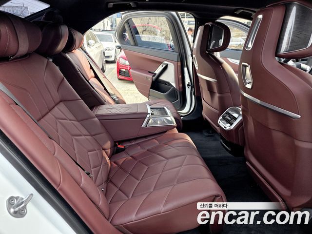 BMW 7-Series 740i sDrive M Sport