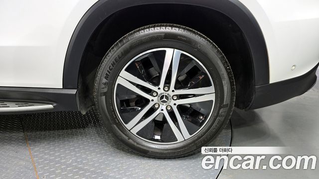 Mercedes-Benz GLE-Class GLE300d 4MATIC