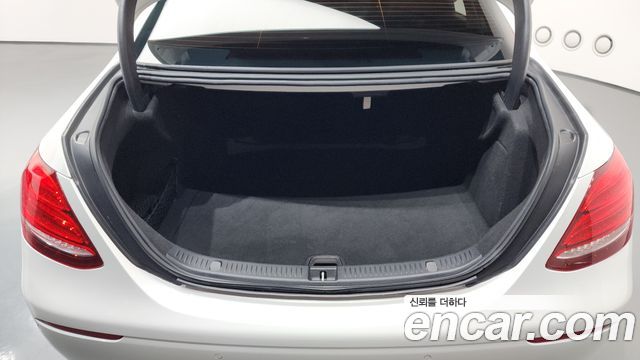Mercedes-Benz E-Class E300 Avantgarde