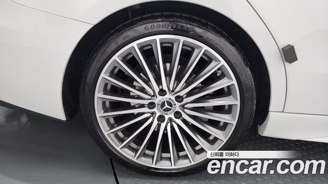 Mercedes-Benz C-Class C300 4MATIC AMG Line