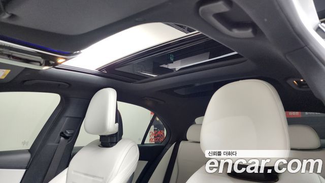 Mercedes-Benz C-Class C300 4MATIC AMG Line