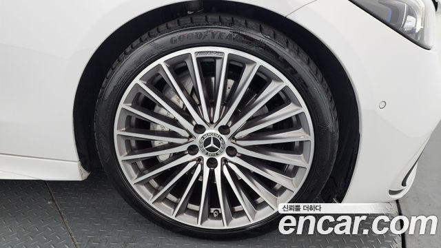 Mercedes-Benz C-Class C300 4MATIC AMG Line