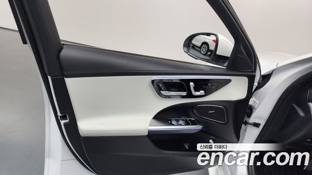 Mercedes-Benz C-Class C300 4MATIC AMG Line