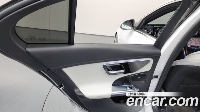 Mercedes-Benz C-Class C300 4MATIC AMG Line