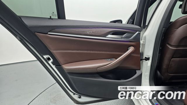BMW 5-Series 530i xDrive M Sport Package Plus