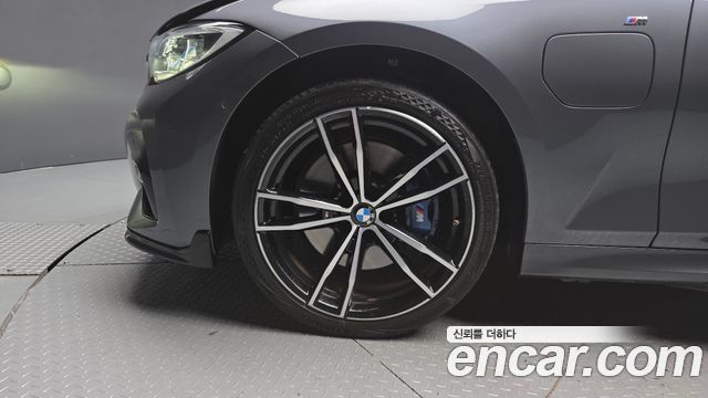 BMW 3-Series 330e M Sport