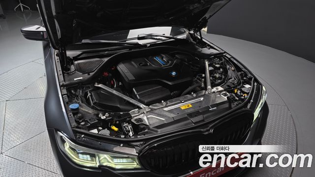 BMW 3-Series 330e M Sport