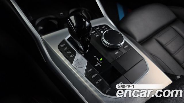 BMW 3-Series 330e M Sport