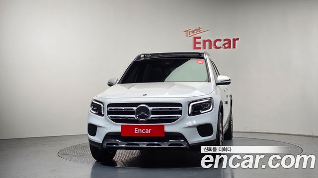Mercedes-Benz GLB-Class GLB220