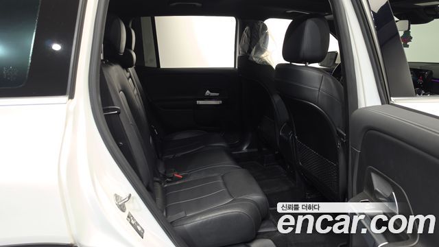 Mercedes-Benz GLB-Class GLB220