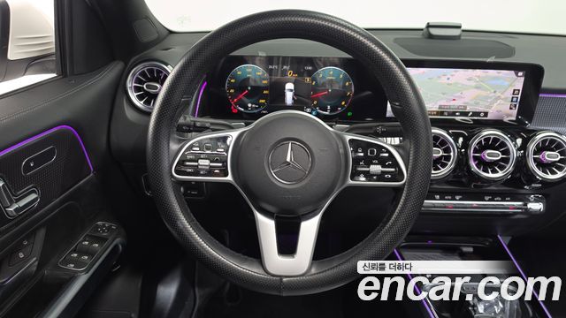Mercedes-Benz GLB-Class GLB220