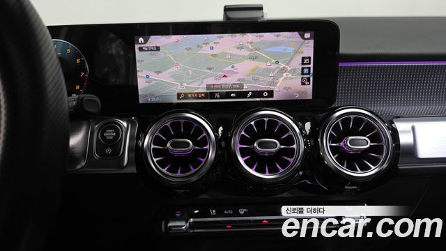 Mercedes-Benz GLB-Class GLB220