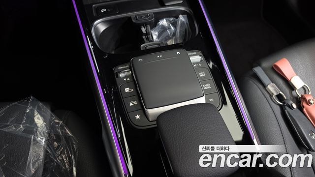 Mercedes-Benz GLB-Class GLB220