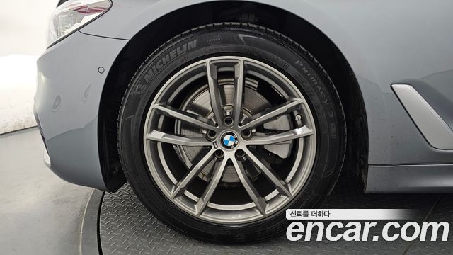 BMW 5-Series 520d xDrive M Sport Package Plus